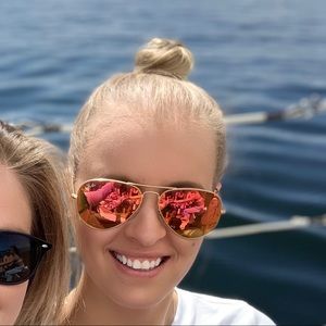 Meet your Posher, Abby